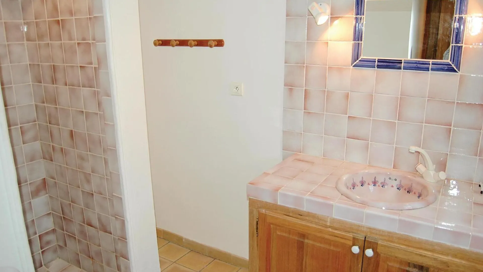 Holiday home Amazing Home In Sainte Croix-A-Lauze France