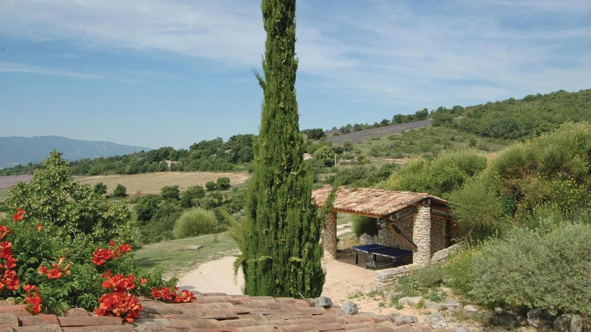 Amazing Home In Sainte Croix-A-Lauze