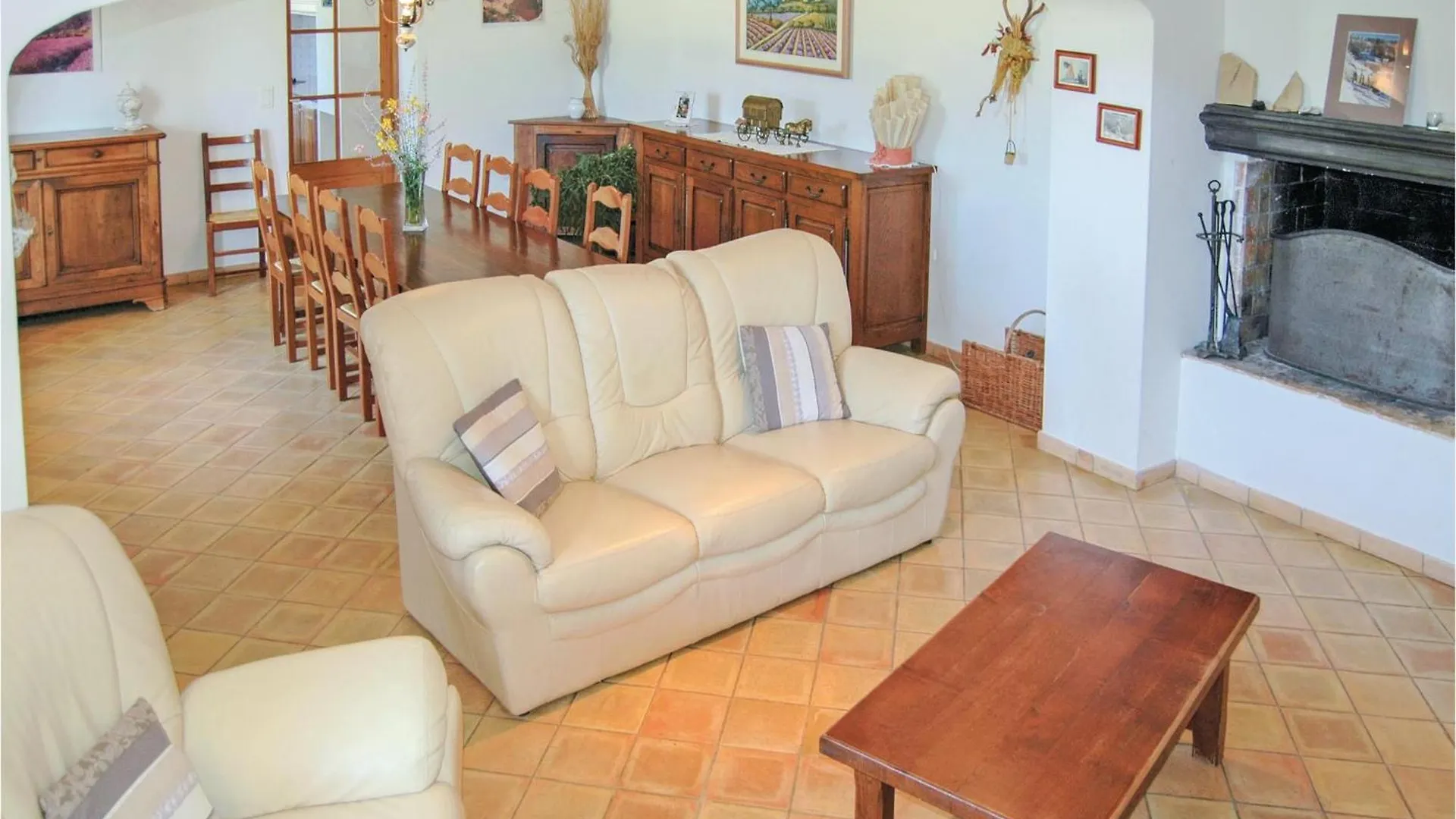 Amazing Home In Sainte Croix-A-Lauze
